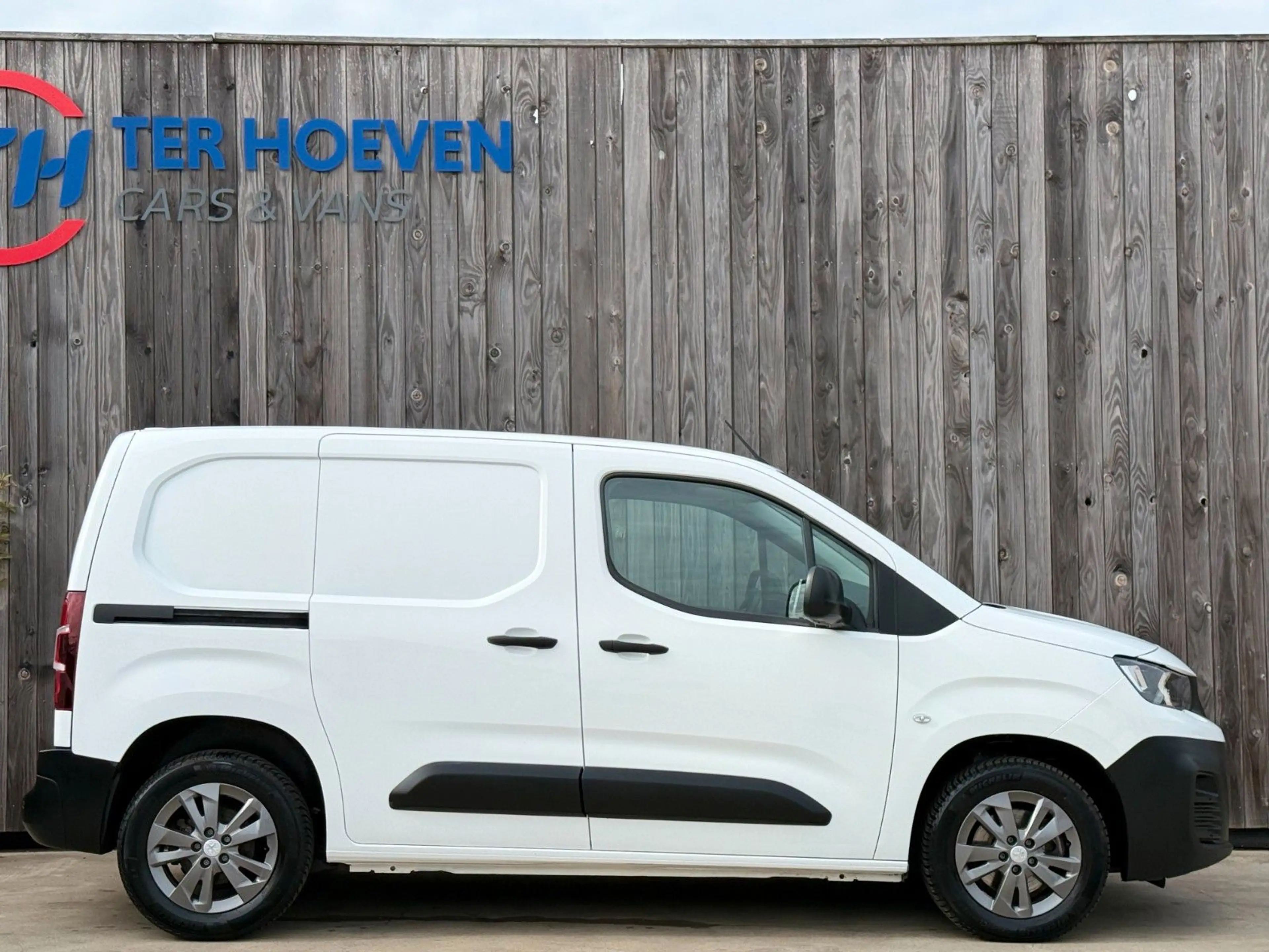 Peugeot Partner 1.5 BlueHDI Premium L1H1 AHK Tempo. 73KW — photo 4