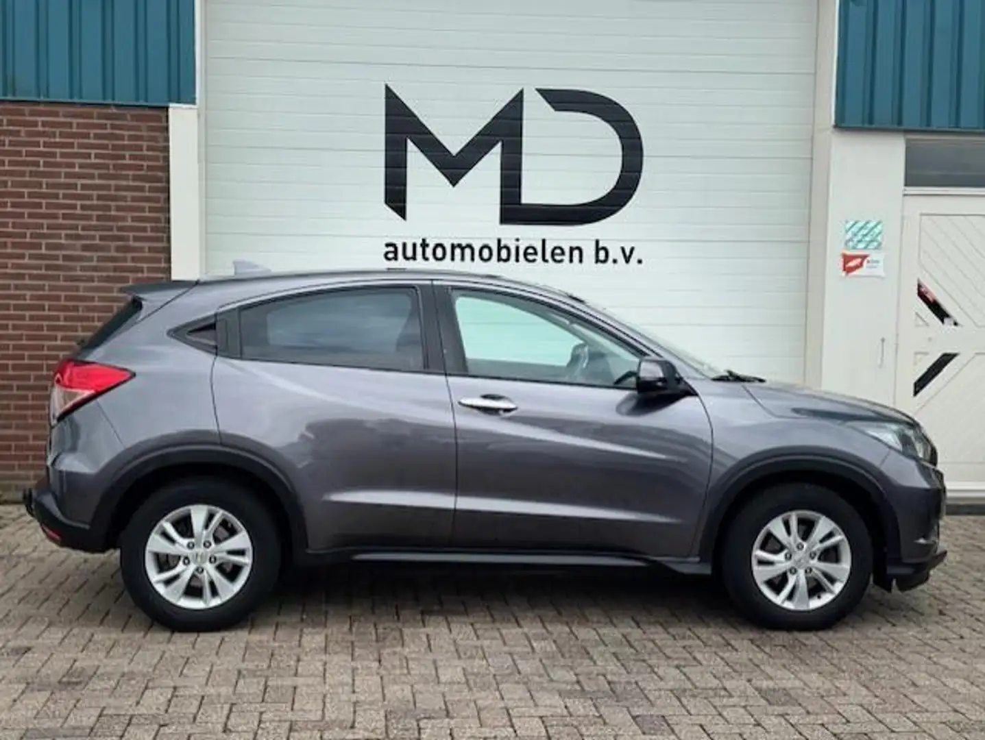 Honda HR-V 1.5 i-VTEC Comfort - Trekhaak - Stoelverwarming Gris - 2