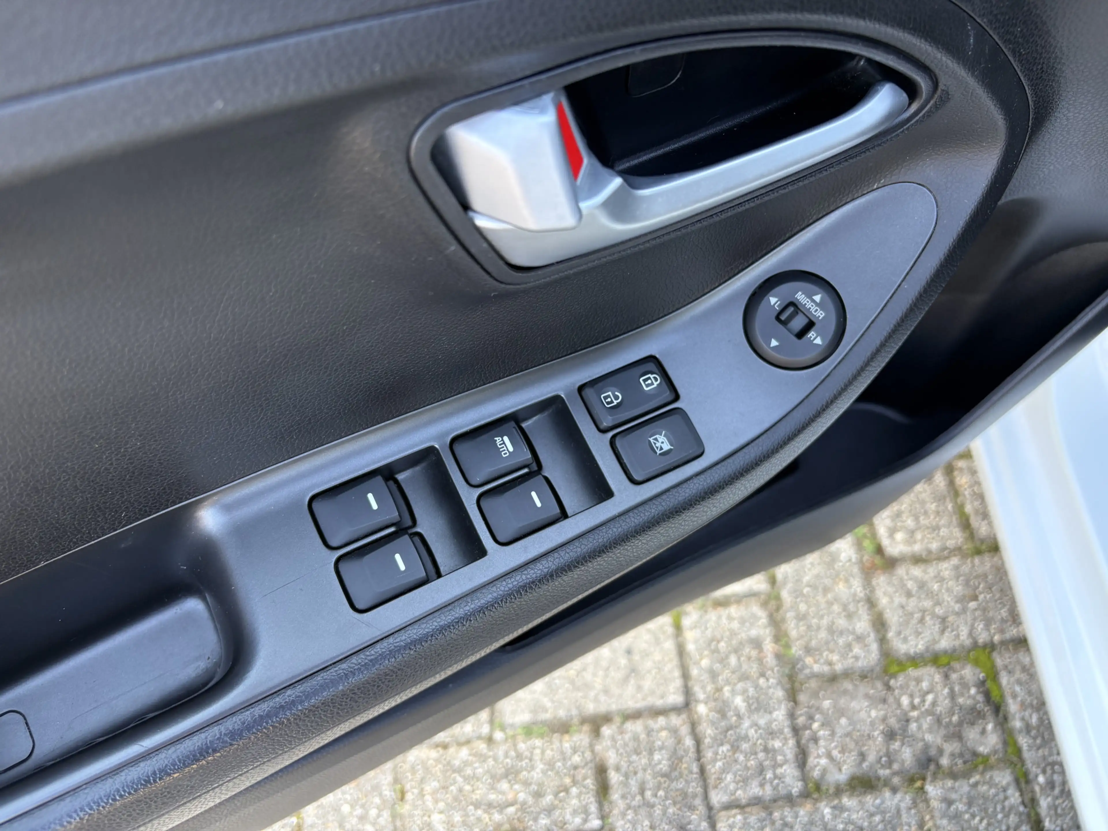 Kia Picanto 1.0 CVVT ComfortPlusLine Navigator, climate/cruise — photo 4
