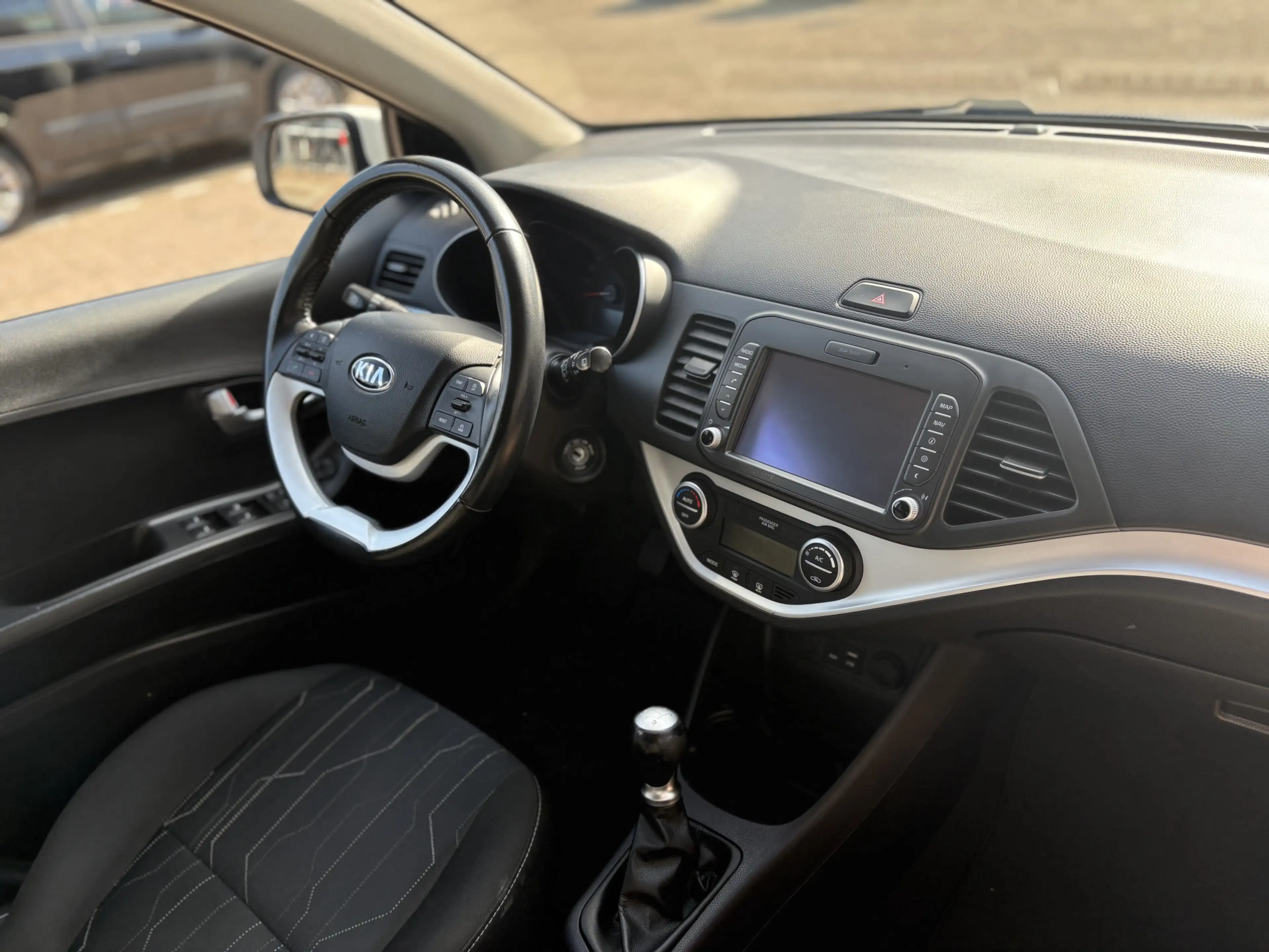 Kia Picanto 1.0 CVVT ComfortPlusLine Navigator, climate/cruise — photo 14