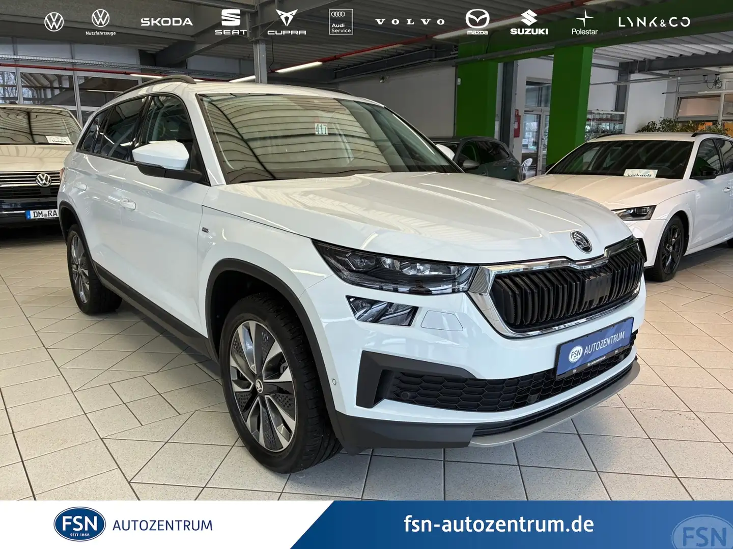 Skoda Kodiaq 2.0 TDI Tour DSG AHK MATRIX NAVI ACC RFK Weiß - 1