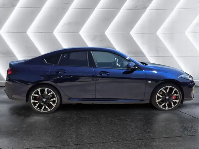 BMW 2 Series view 5