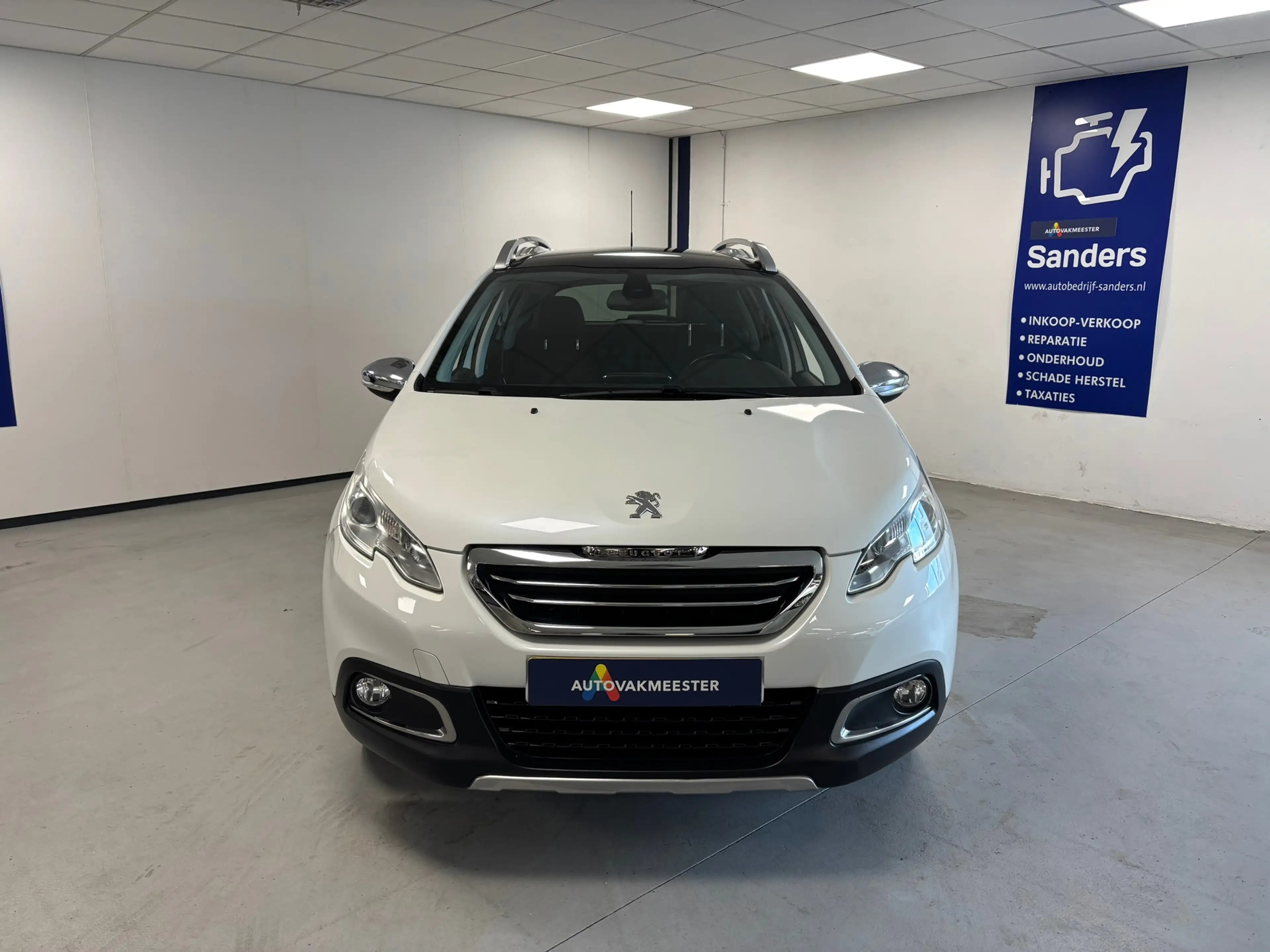 Peugeot 2008 1.2 PureTech Allure — photo 2