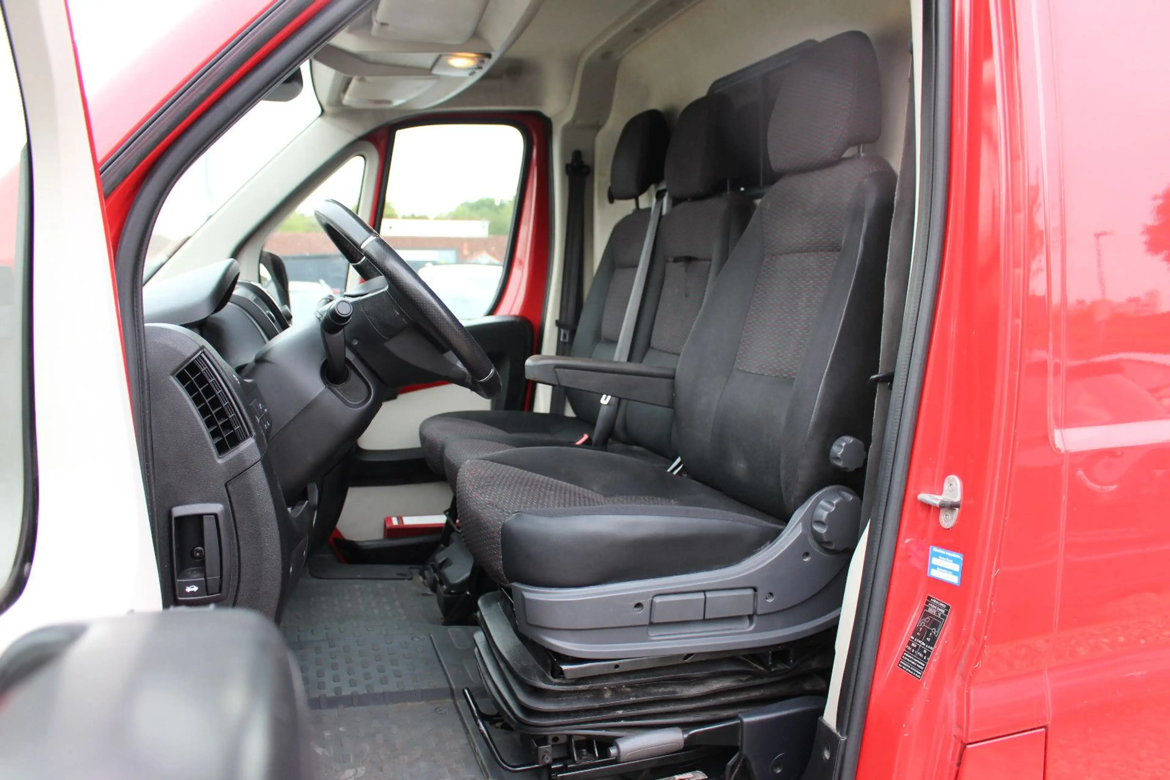 Peugeot Boxer L1H1 Pro BlueHDi 110*S.Heft*Kamera*Klima* — photo 9
