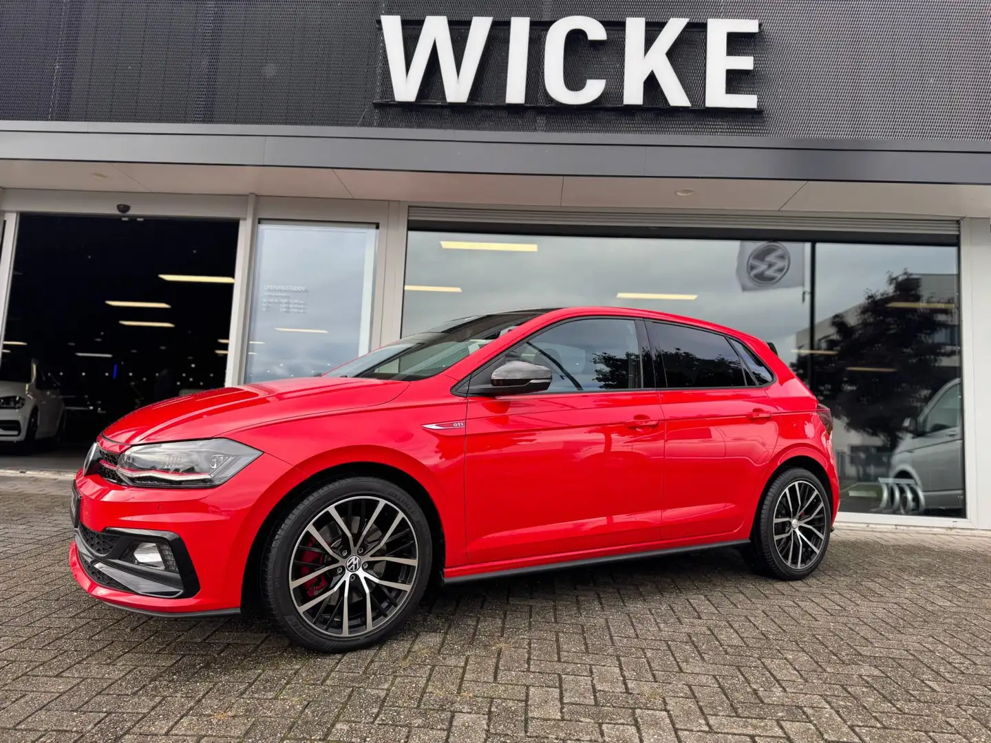 Volkswagen Polo GTI 2.0 TSI DSG Led Virtual Navi Stoelverw. 200 PK Rood - 1