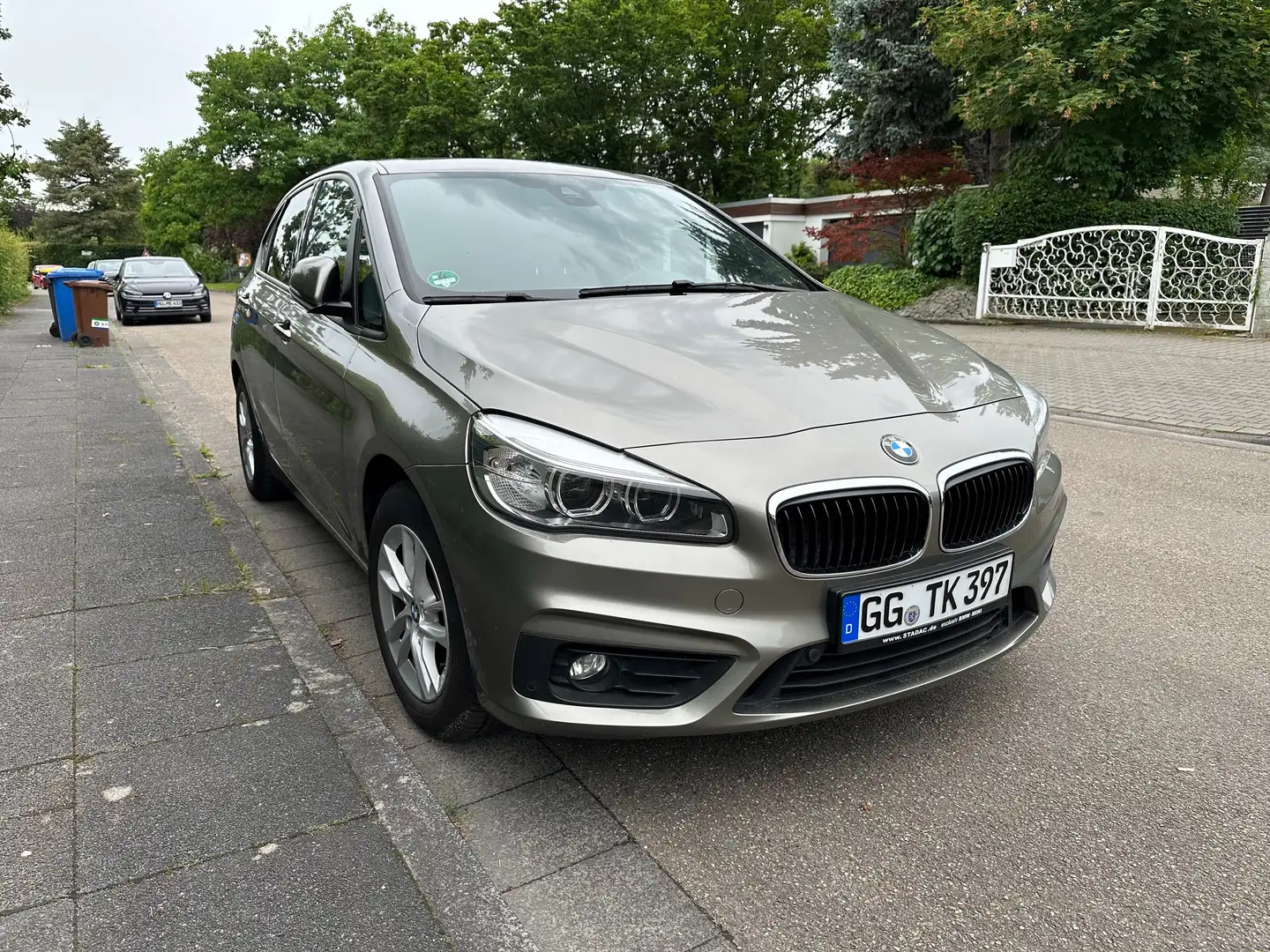 BMW 220 220i Active Tourer Aut. Advantage Bronze - 2