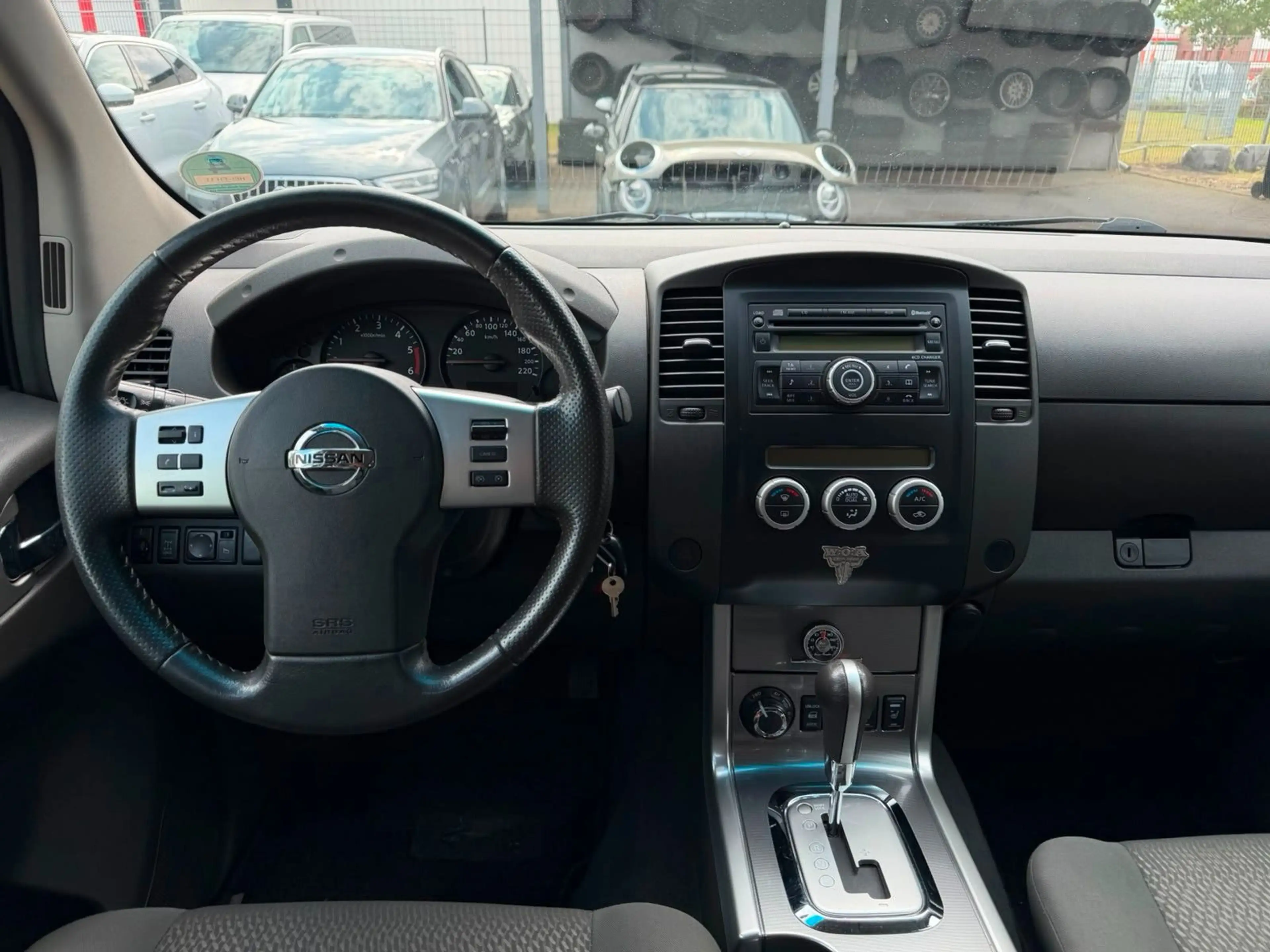Nissan Navara Double Cab SE 4X4 AHK°AUTOM°SZHG°TEMPOM! — photo 14