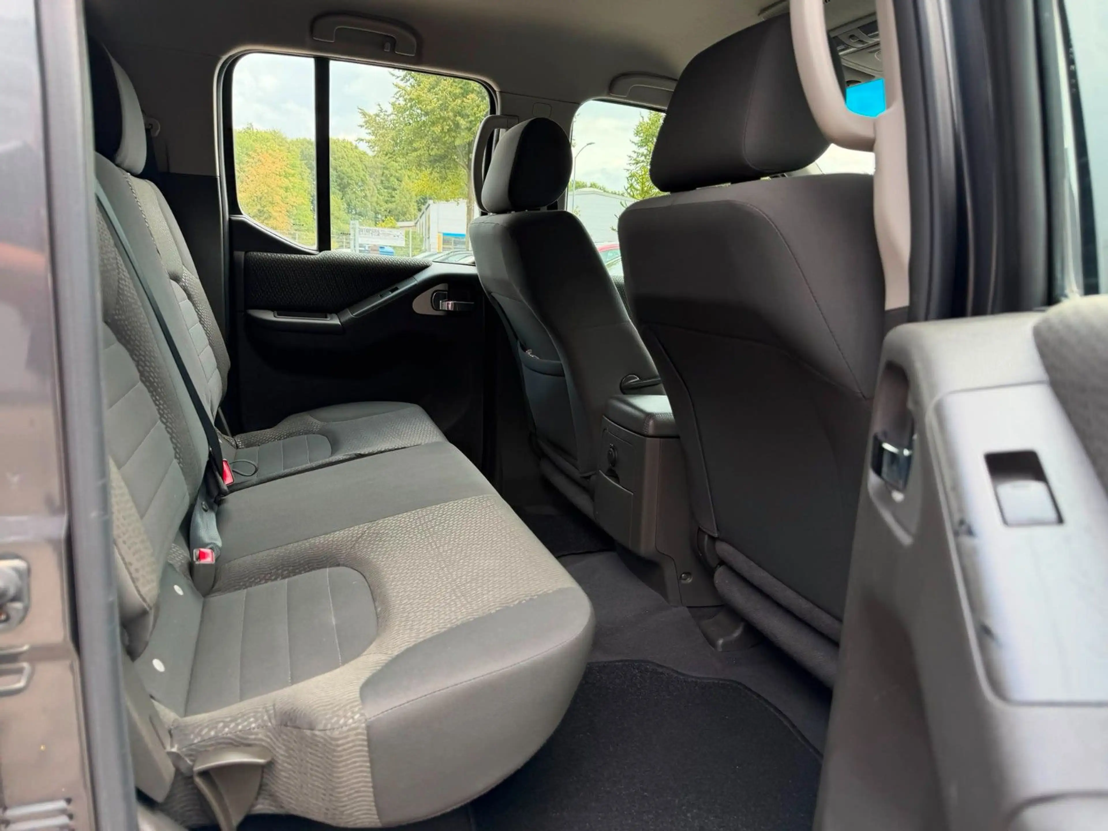 Nissan Navara Double Cab SE 4X4 AHK°AUTOM°SZHG°TEMPOM! — photo 12