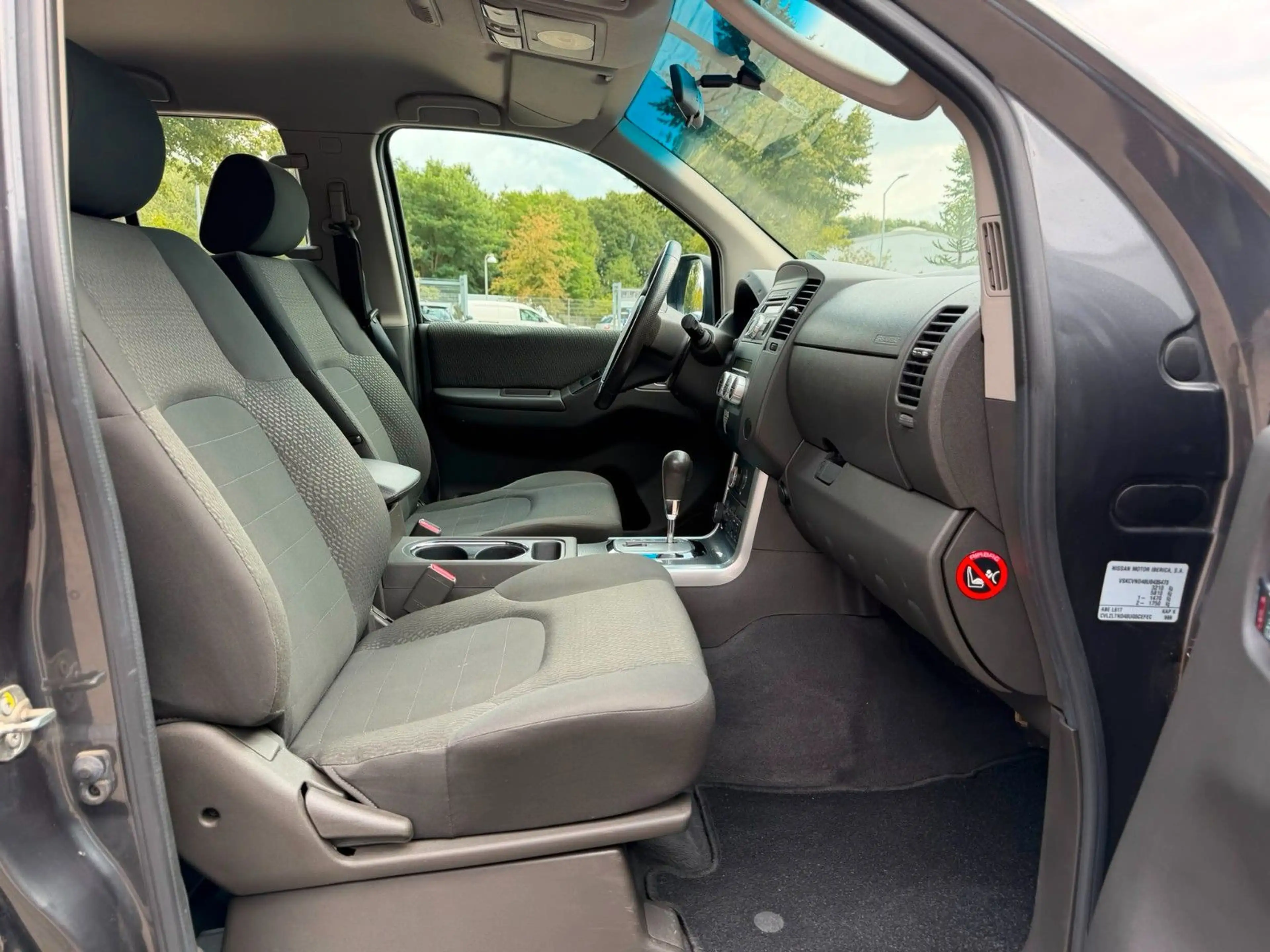 Nissan Navara Double Cab SE 4X4 AHK°AUTOM°SZHG°TEMPOM! — photo 10