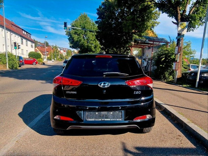 Hyundai i20 Style Automatik Keyless Kamera SHZ Navi PDC — photo 5