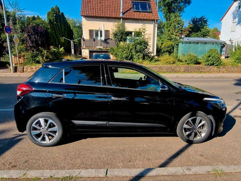Hyundai i20 Style Automatik Keyless Kamera SHZ Navi PDC — photo 7