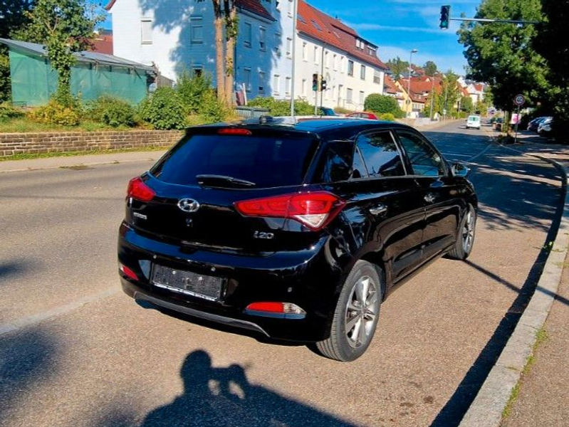 Hyundai i20 Style Automatik Keyless Kamera SHZ Navi PDC — photo 6