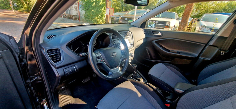 Hyundai i20 Style Automatik Keyless Kamera SHZ Navi PDC — photo 10