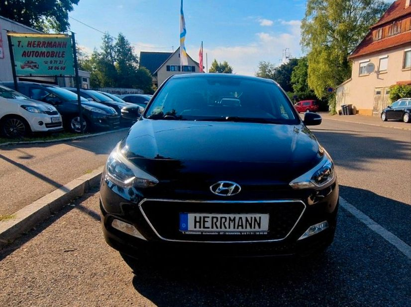 Hyundai i20 Style Automatik Keyless Kamera SHZ Navi PDC — photo 2