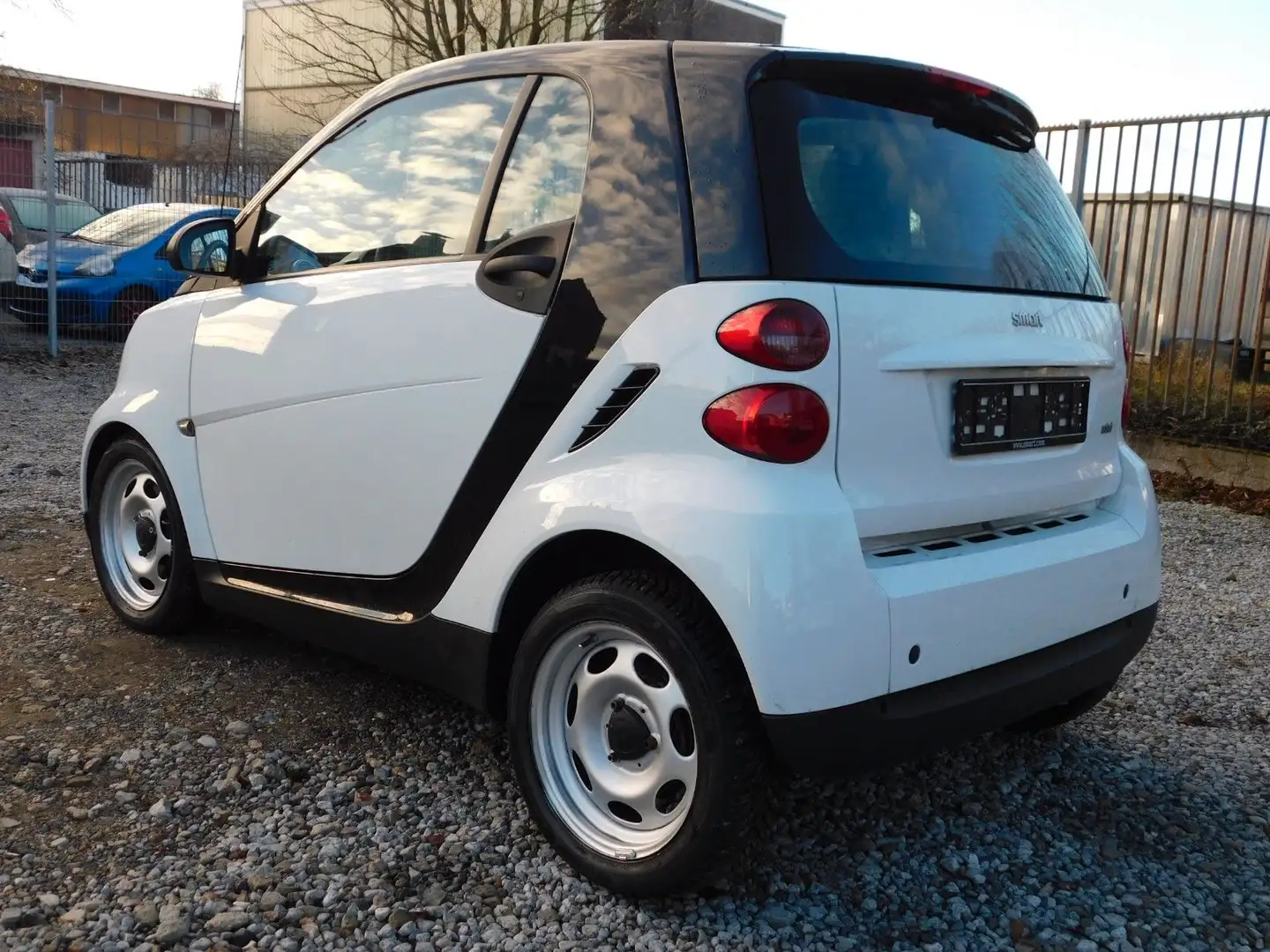 smart forTwo coupe Micro Hybrid Drive 52 kW Weiß - 2