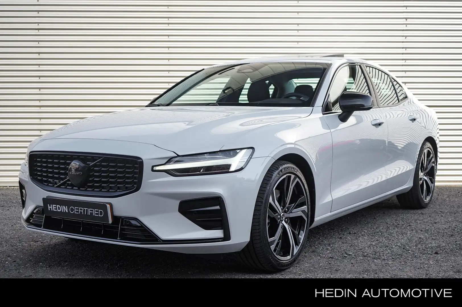 Volvo S60 B4 Plus Dark Elektrisch glazen panorama-dak | 19" Blanco - 1