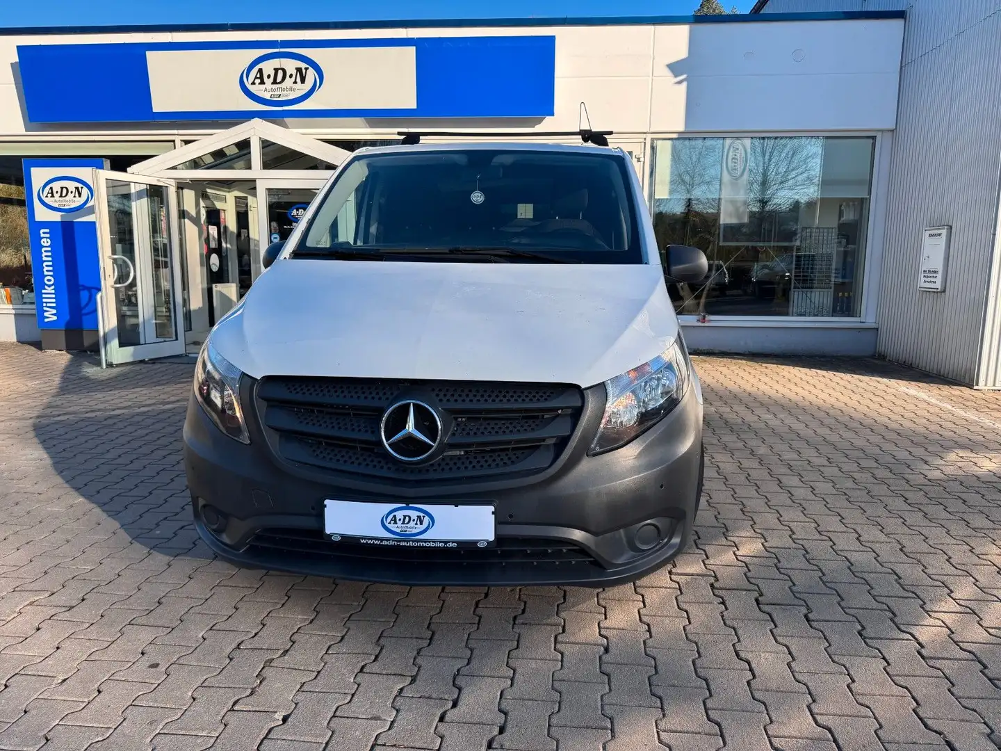 Mercedes-Benz Vito Kasten 111CDI kompakt inkl. Schränke 1.Hand Bianco - 1