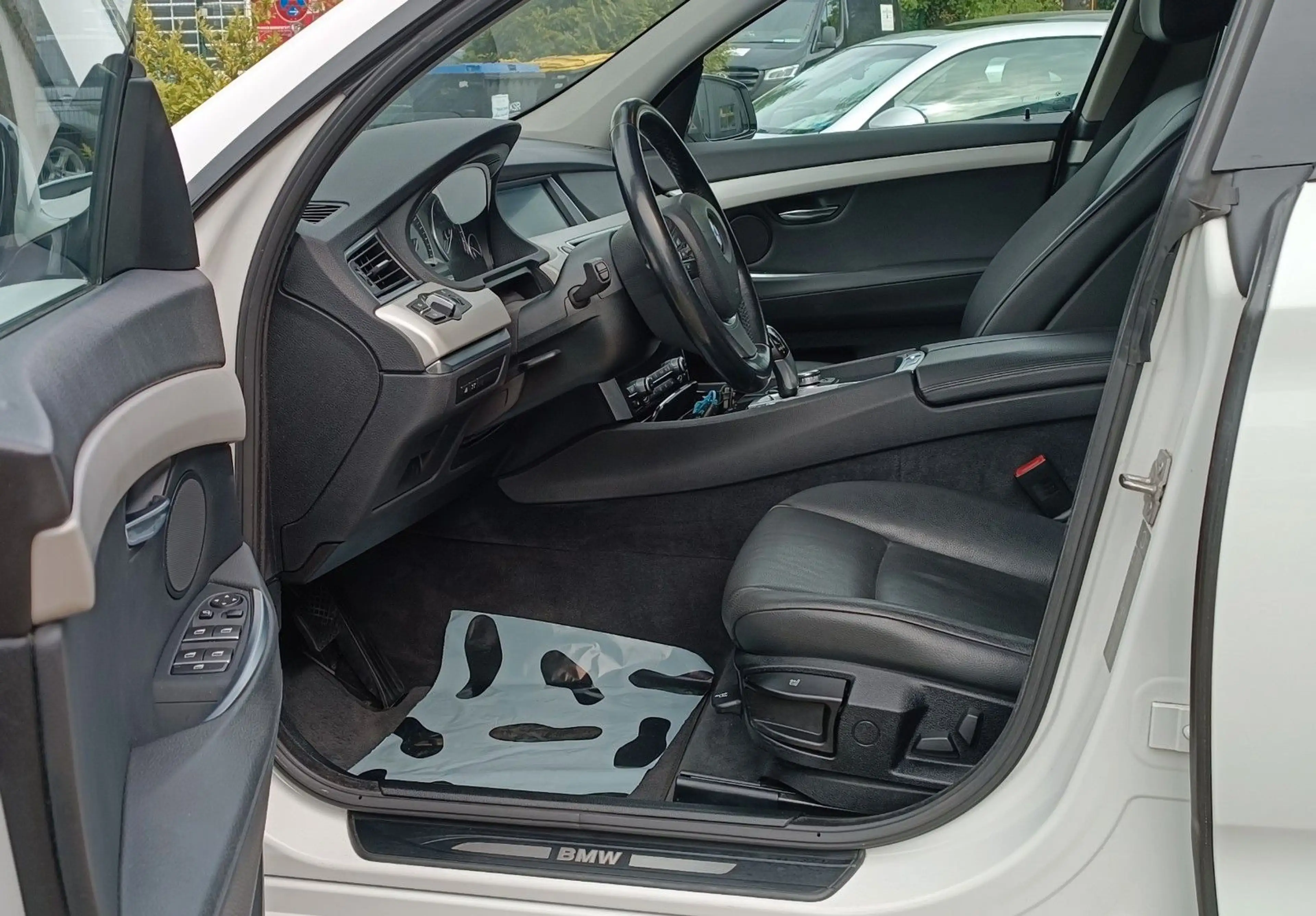 BMW 535 Bi-Xenon  6 ZYLINDER 306 PS — photo 11