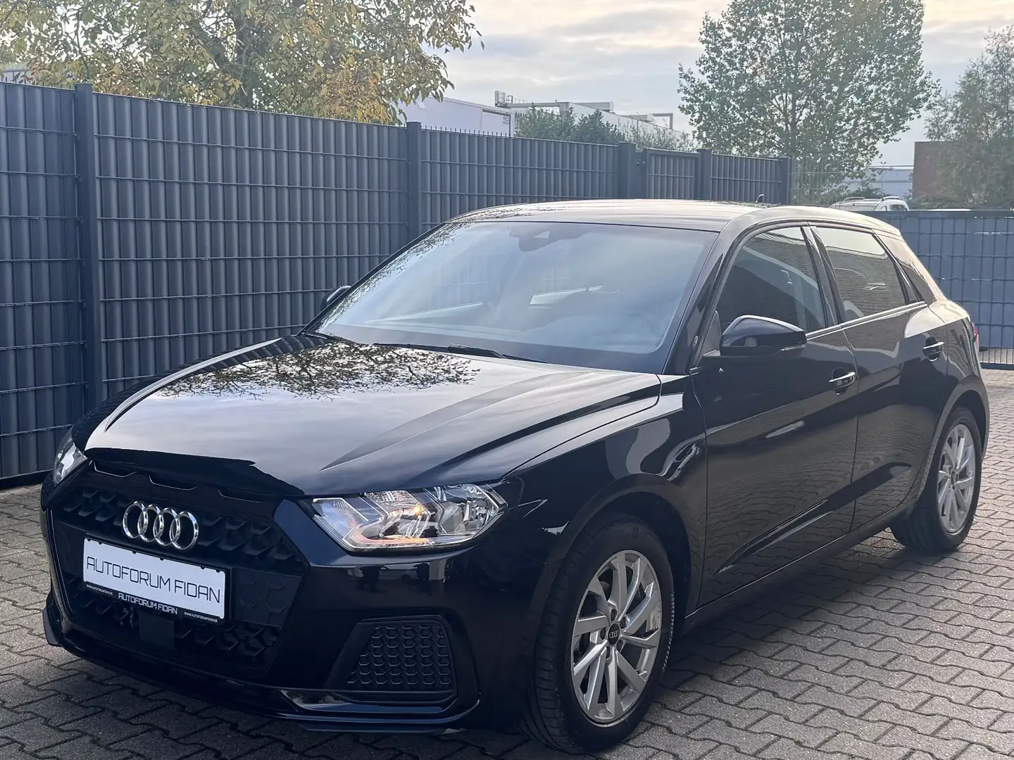 Audi A1 Sportback 25 TFSI CARPLAY|VIRTUEL|PDC|SHZ| Schwarz - 1