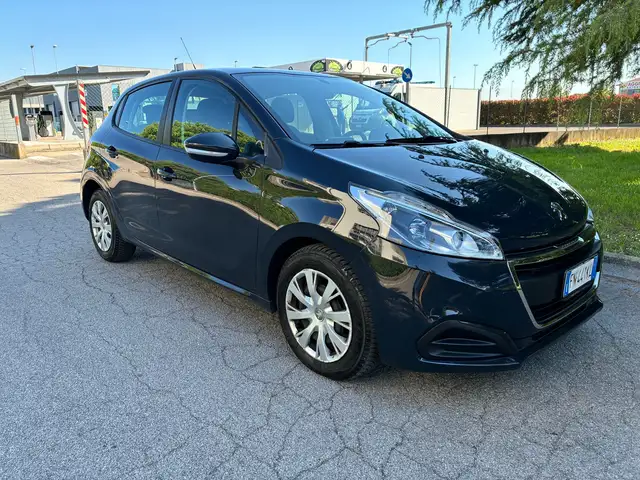Peugeot 208 208 5p 1.2 puretech Active gpl 82cv 2018