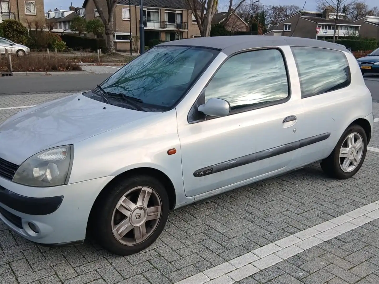 Renault Clio Clio 1.4-16V Excitement Silver - 1