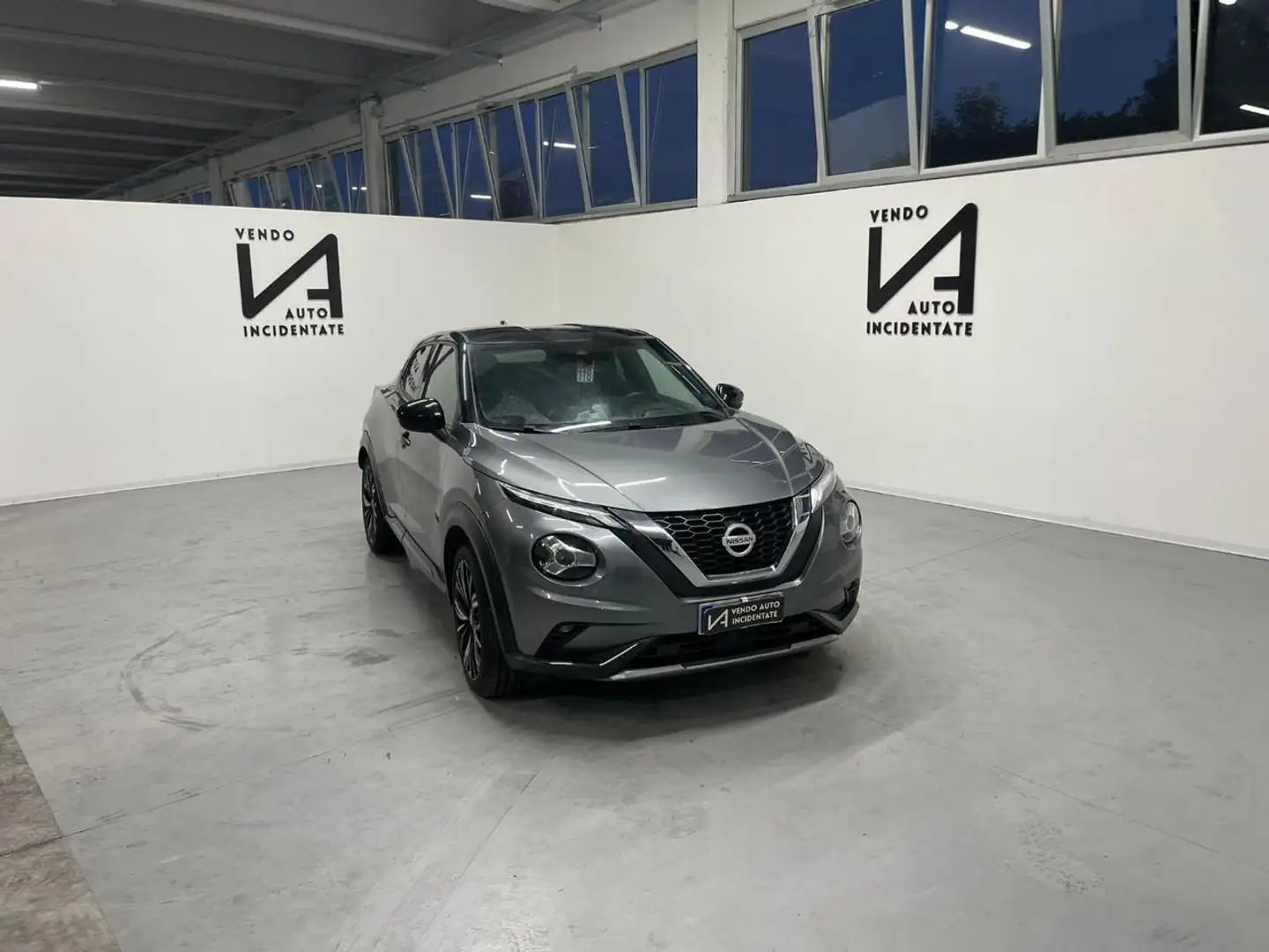 Nissan Juke 1.0 DIG-T 114CV DCT N-DESIGN Grigio - 1