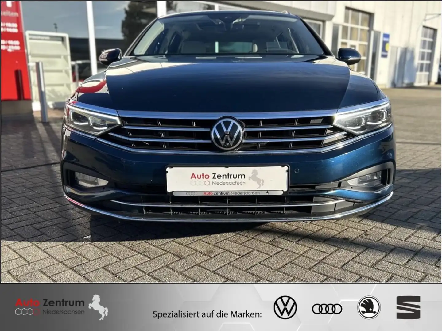 Volkswagen Passat Variant 2.0 TDI 4M Elegance CarPlay*PANO*Matrx*StandH*360° Bleu - 2