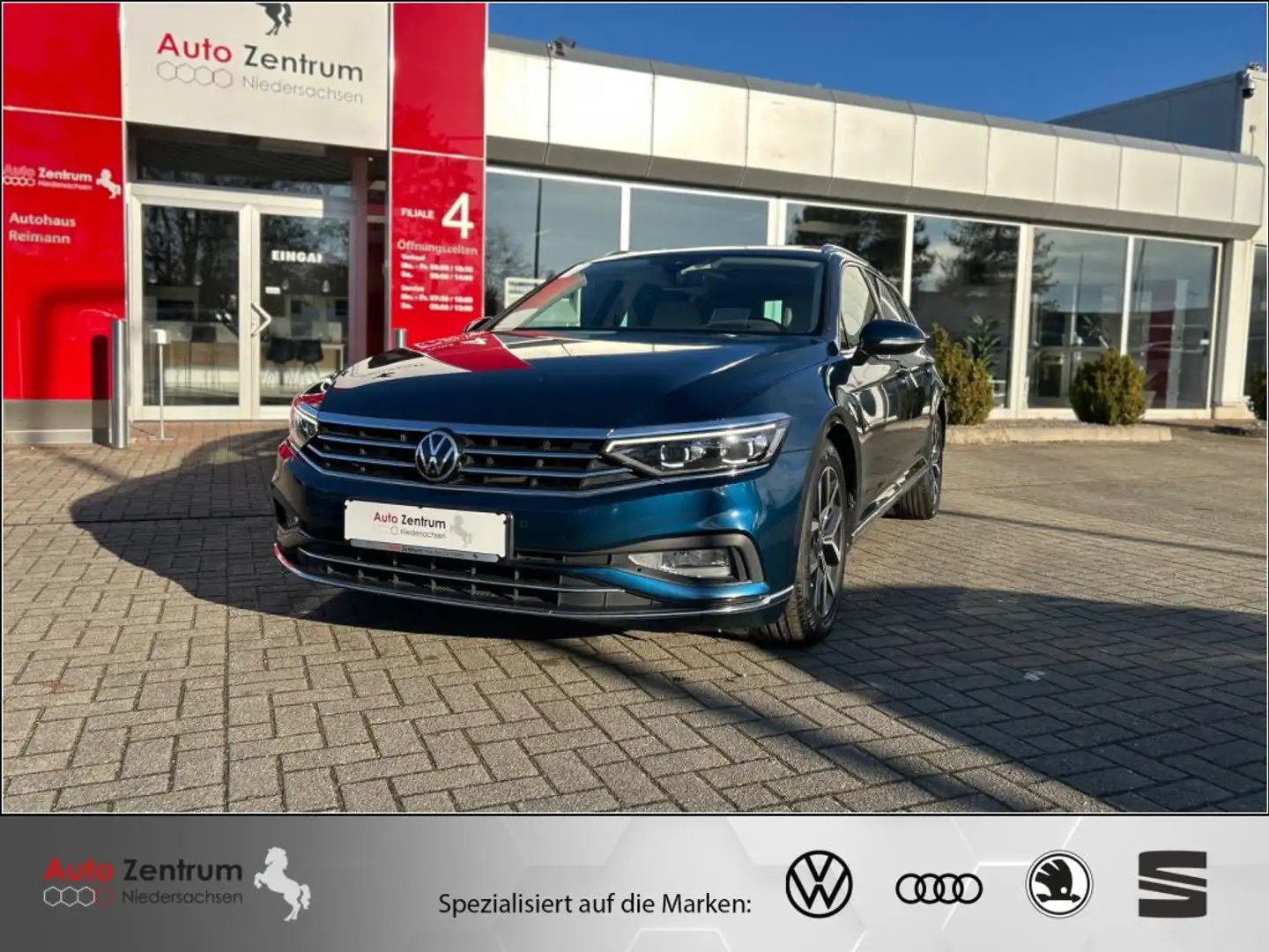 Volkswagen Passat Variant 2.0 TDI 4M Elegance CarPlay*PANO*Matrx*StandH*360° Bleu - 1