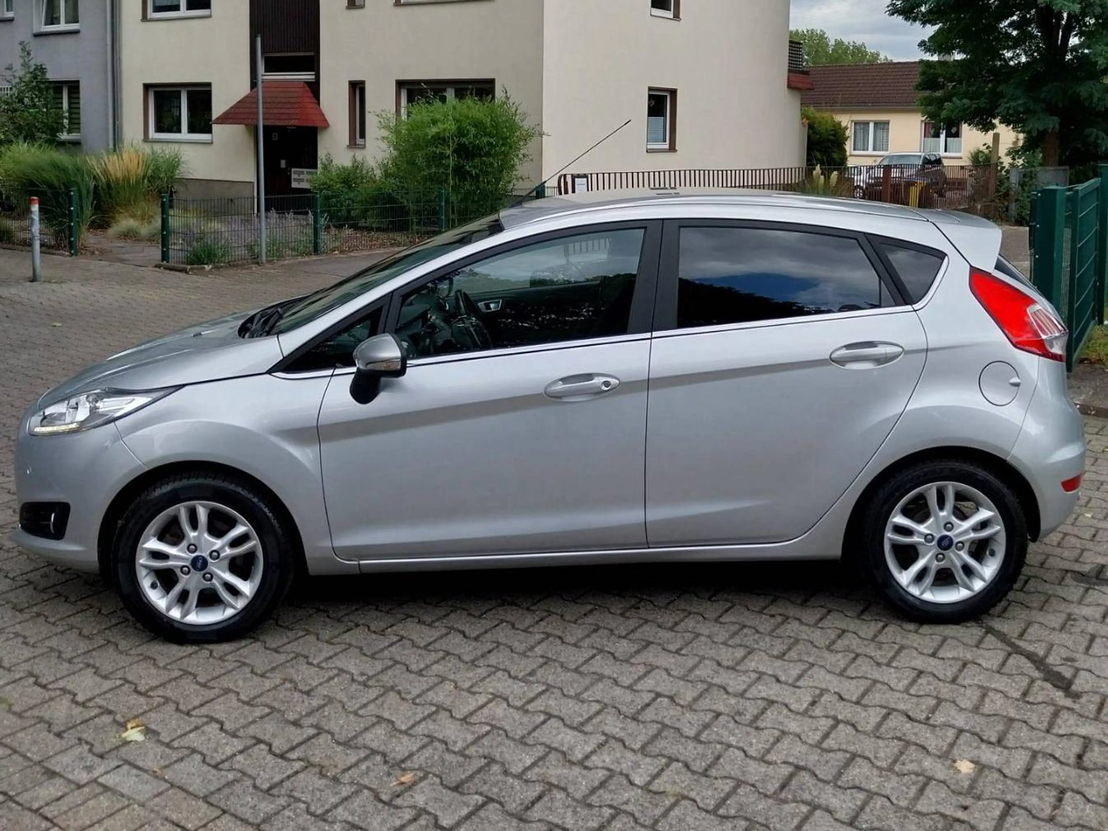 Ford Fiesta Titanium — photo 8