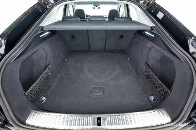 Audi E-Tron view 8