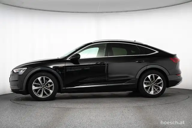 Audi E-Tron view 3