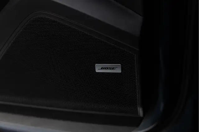 Porsche Cayenne view 26