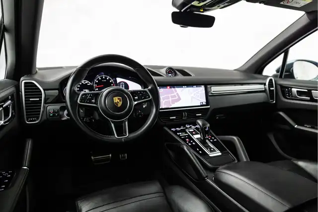 Porsche Cayenne view 14