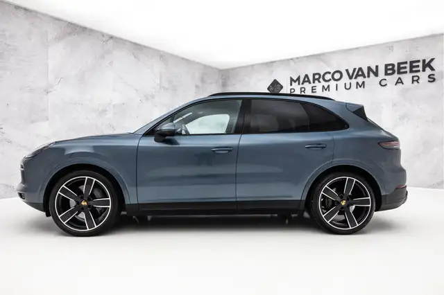 Porsche Cayenne view 5
