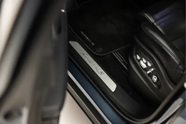 Porsche Cayenne view 21