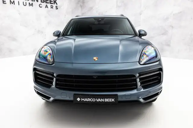 Porsche Cayenne view 7
