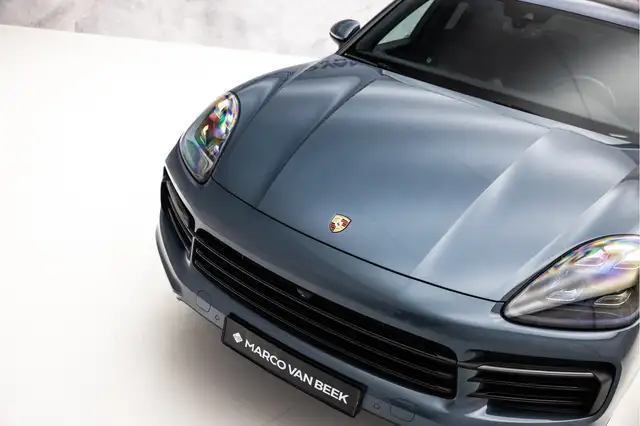 Porsche Cayenne view 8