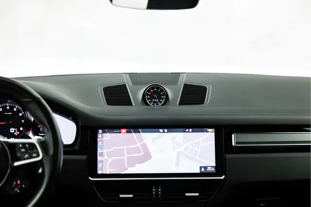 Porsche Cayenne view 17