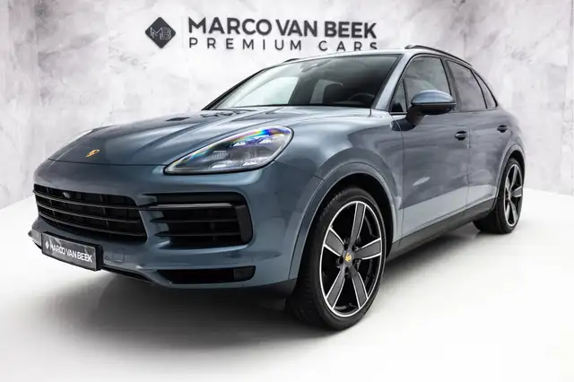 2017 Porsche Cayenne in Blue for sale