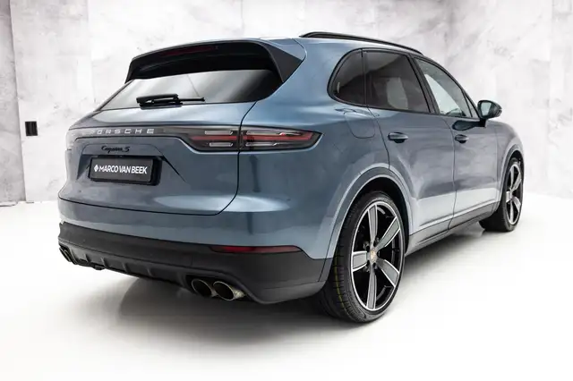Porsche Cayenne view 2