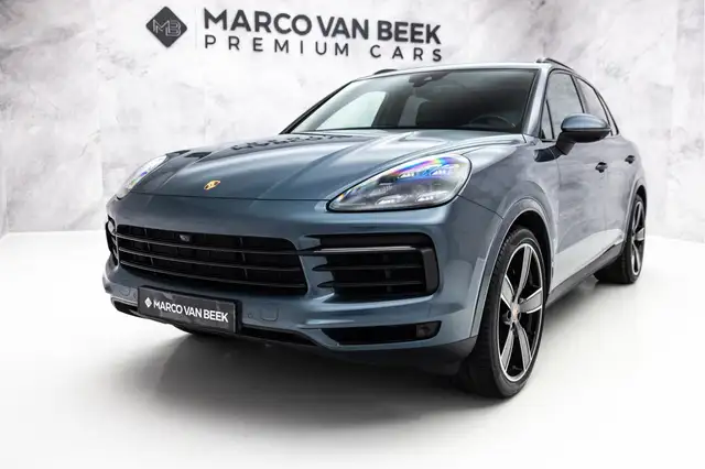 Porsche Cayenne view 4