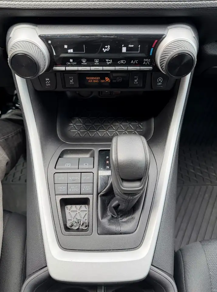 Toyota RAV 4 снимка Toyota RAV 4