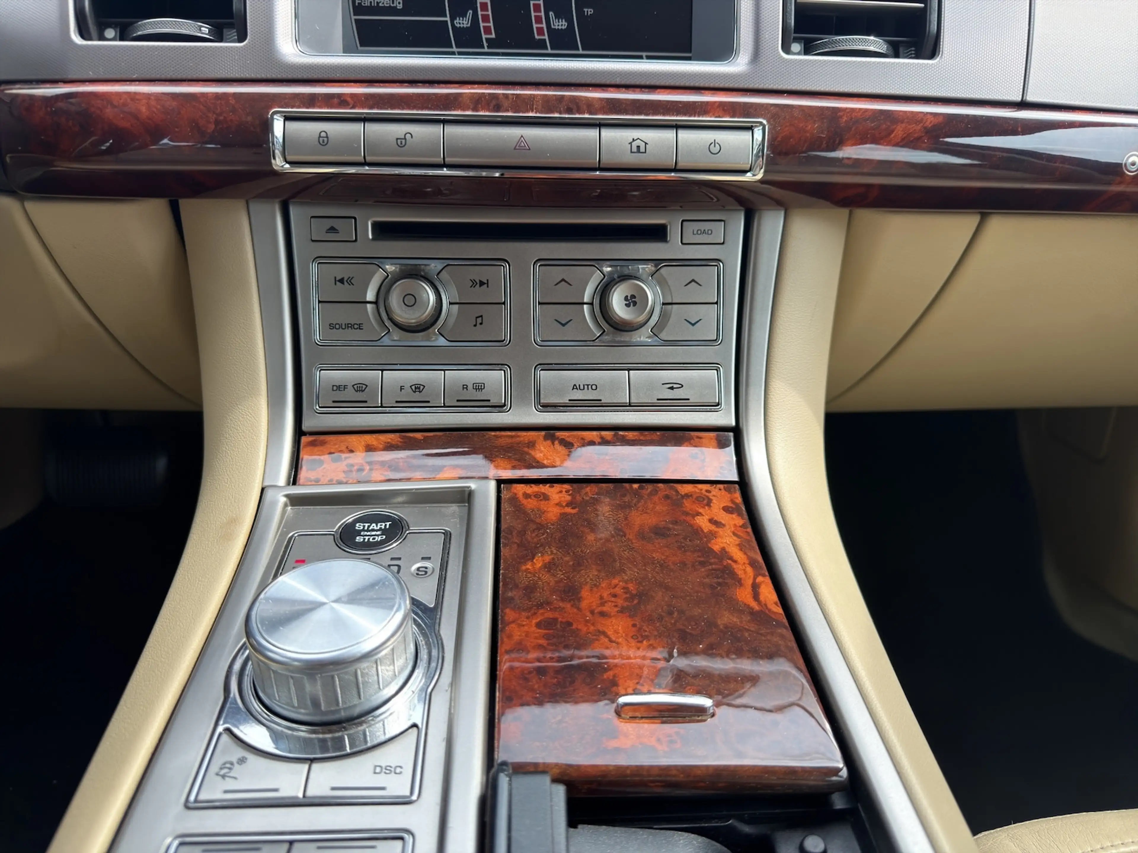 Jaguar XF 3.0 V6 Diesel S Luxury LEDER BI-XENON SHD — photo 12