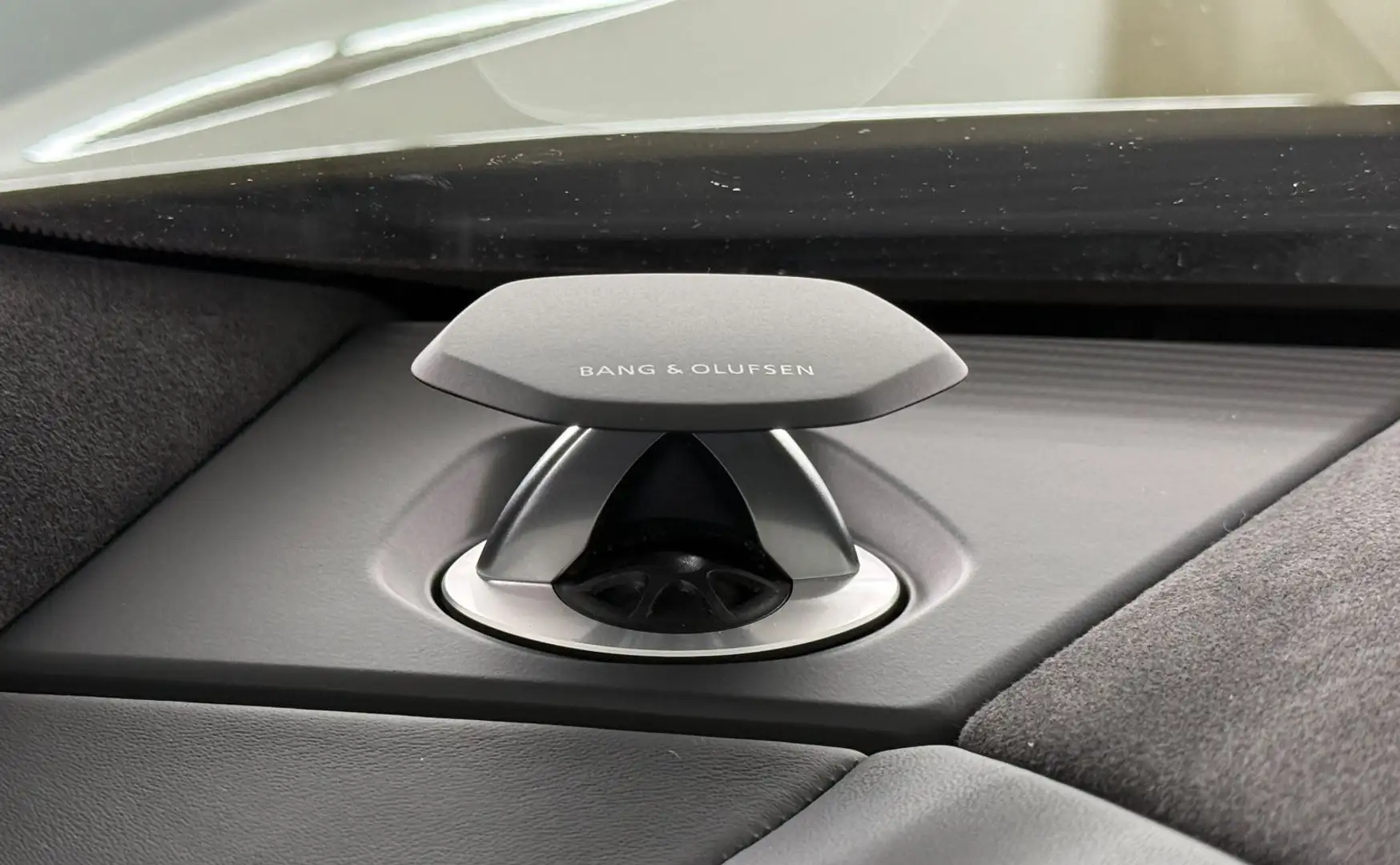 Lamborghini Urus S 3D-B&O Pano Style-Paket 23' 360° AHK Grün - 2