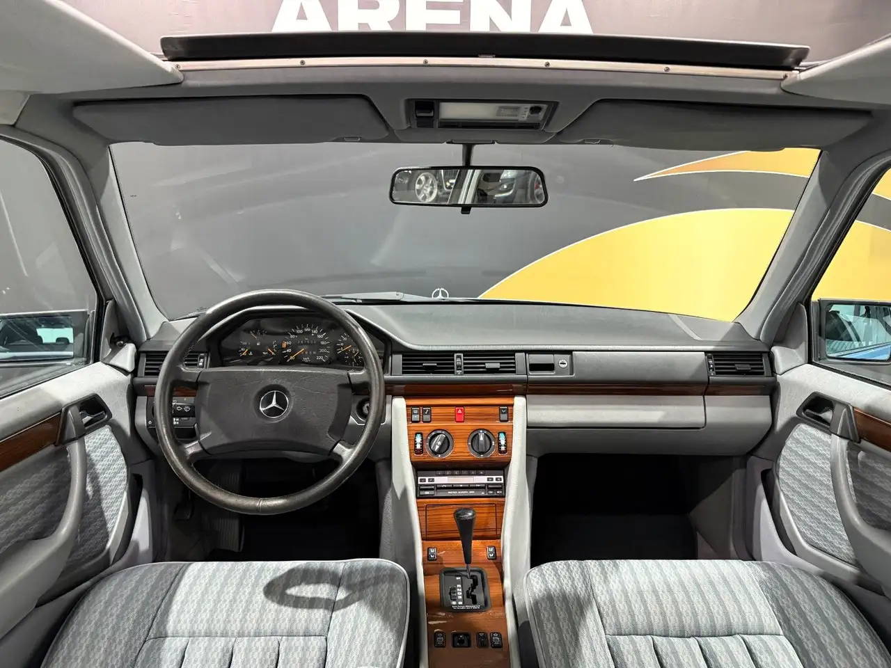Mercedes-Benz 200 E Aut. *SHD*Sitzh.*EFH*Servo*MOPF1, foto 9