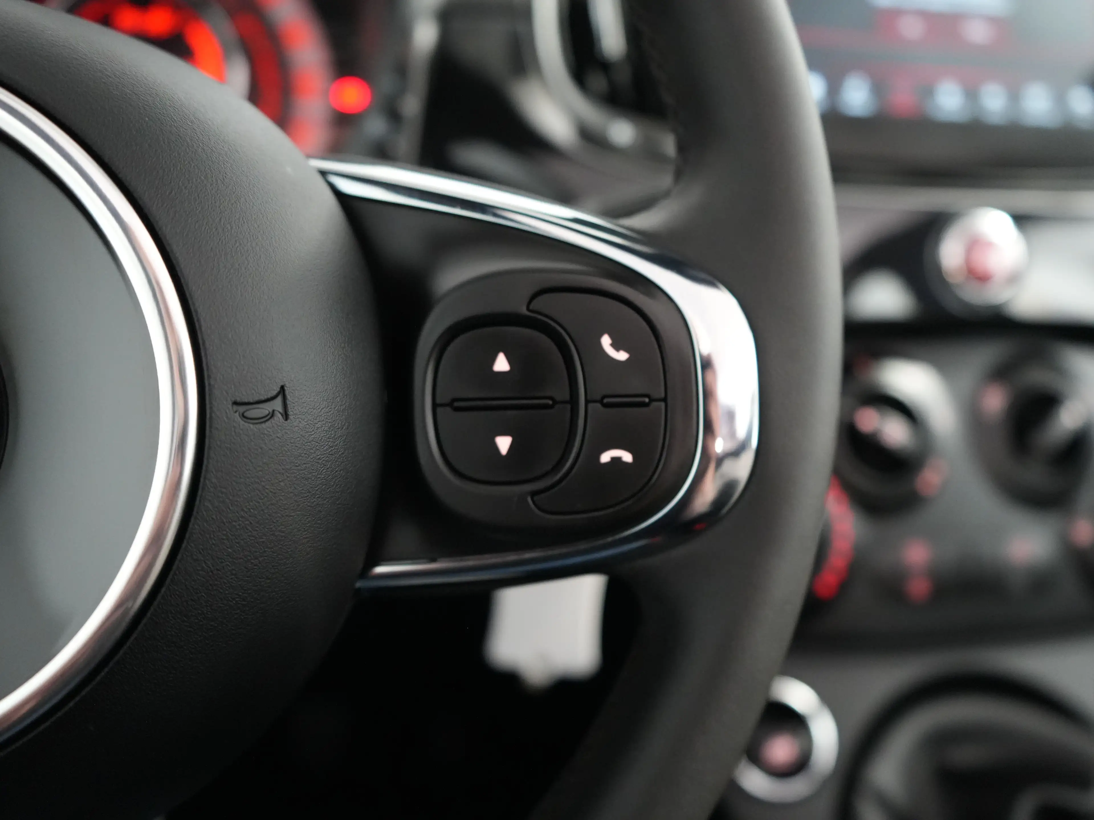 Fiat 500C 1.0 Hybrid Dolcevita | Achterbank in delen neerkla — photo 22