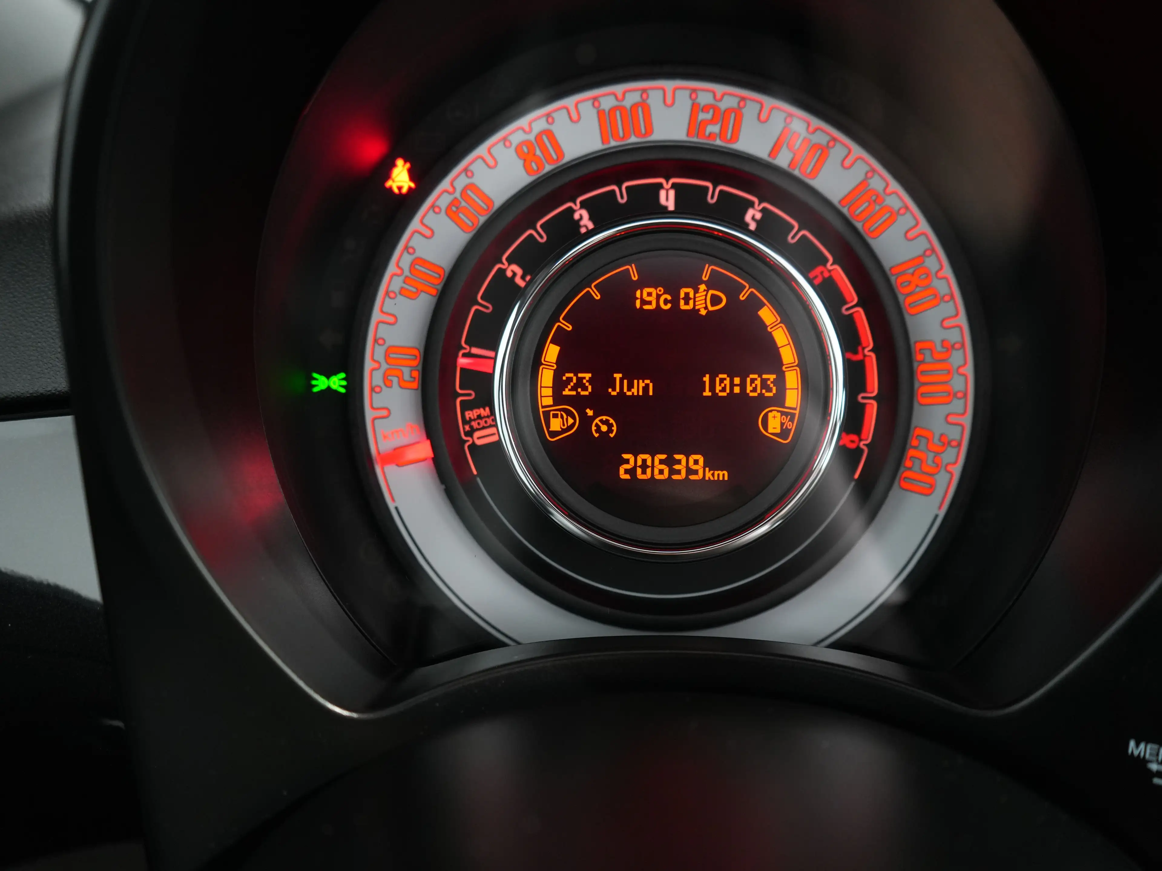Fiat 500C 1.0 Hybrid Dolcevita | Achterbank in delen neerkla — photo 20