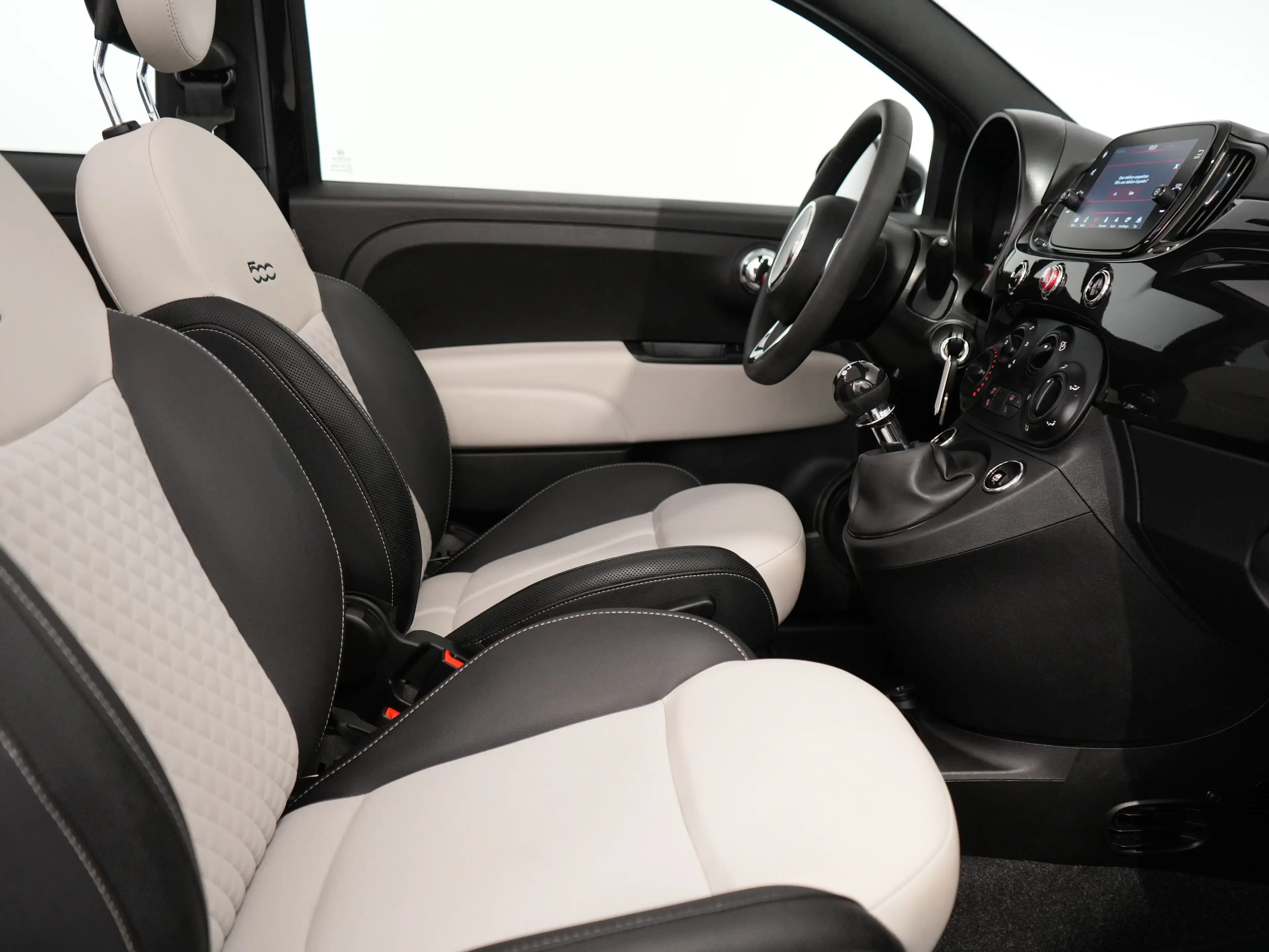 Fiat 500C 1.0 Hybrid Dolcevita | Achterbank in delen neerkla — photo 4
