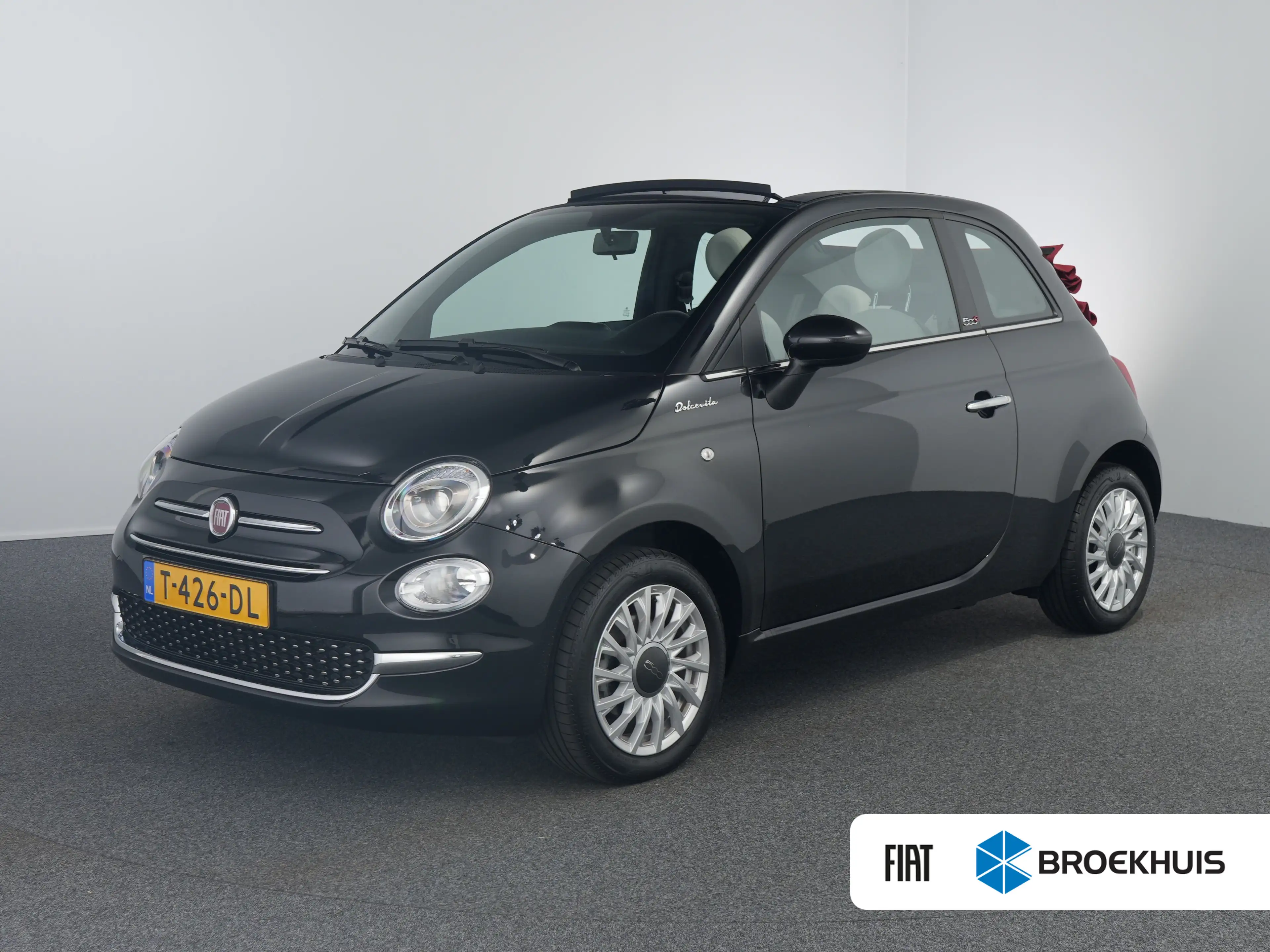 Fiat 500C 1.0 Hybrid Dolcevita | Achterbank in delen neerkla