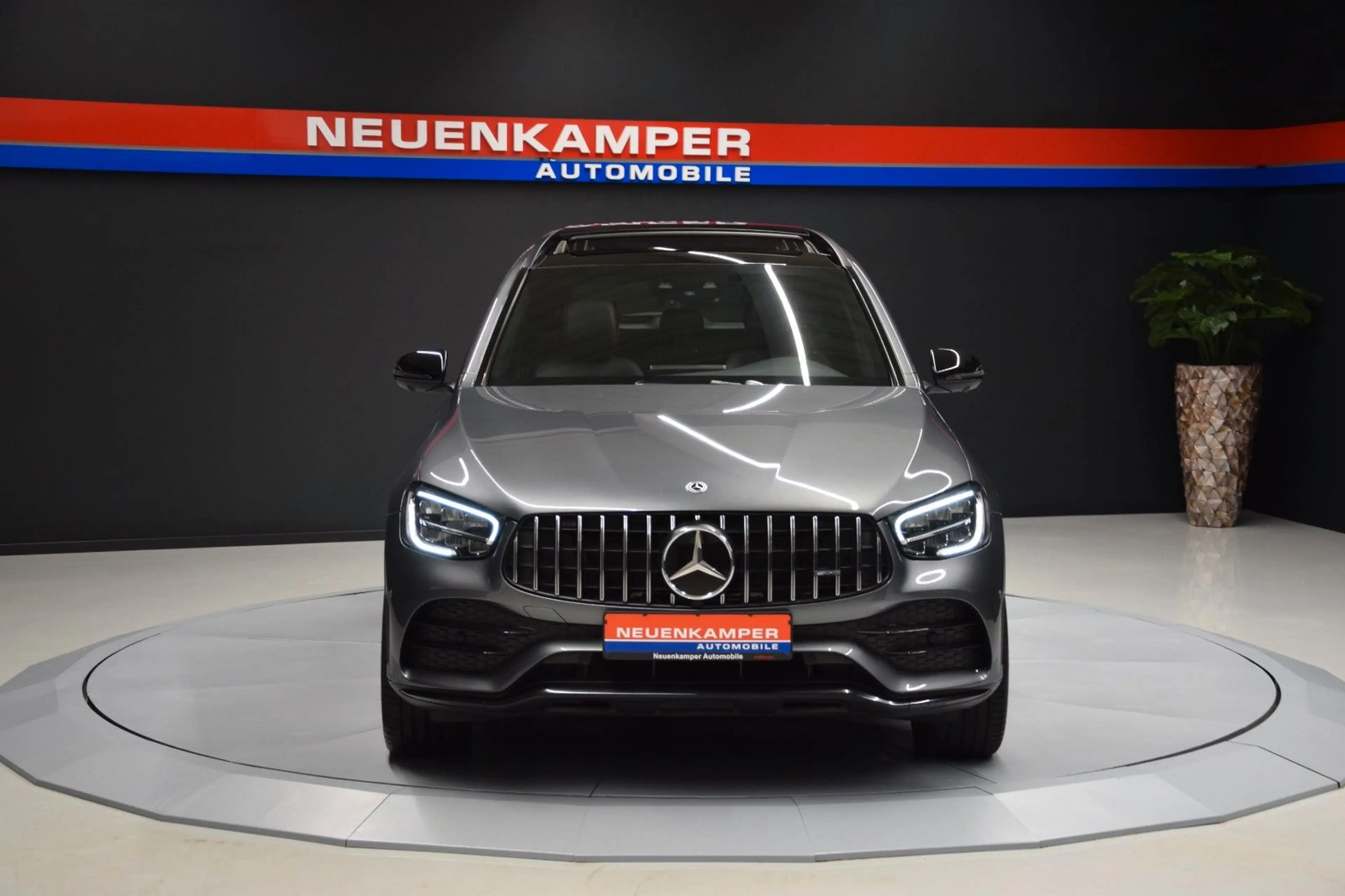 Mercedes-Benz GLC 43 AMG 4Matic Pano ACC Ambiente 360° 21 Zoll — photo 2